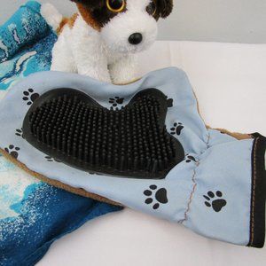 NWOT Le Salon Essentials Grooming Dog Mitt